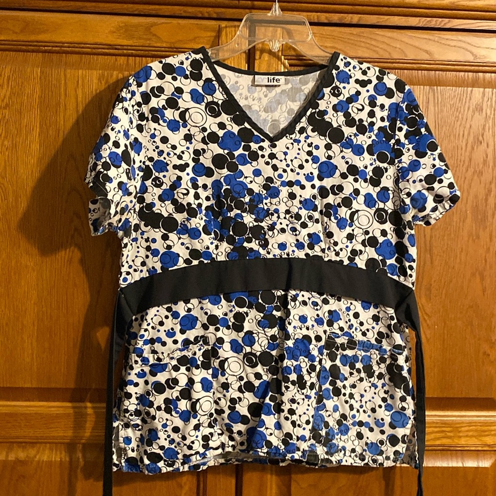 V Life Scrub Top. Good condition.